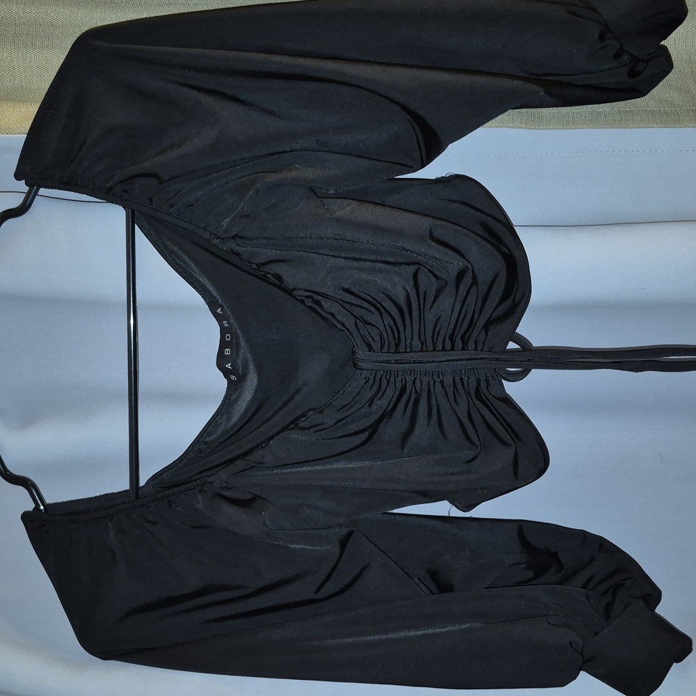 Sabora Black Off-Shoulder Crop Top